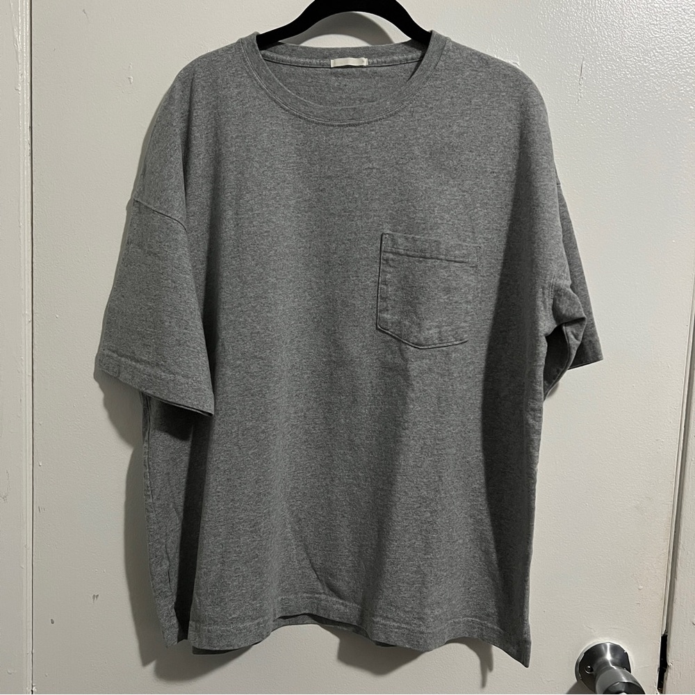 uniqlo pocket tee